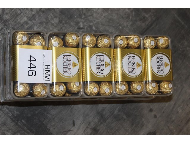 Vijf cadeauverpakkingen ferrero rocher. tht 3-26 - afbeelding 2 van  2