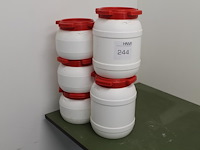 Vijf diverse voorraadboxen, deels gevuld. - afbeelding 1 van  2