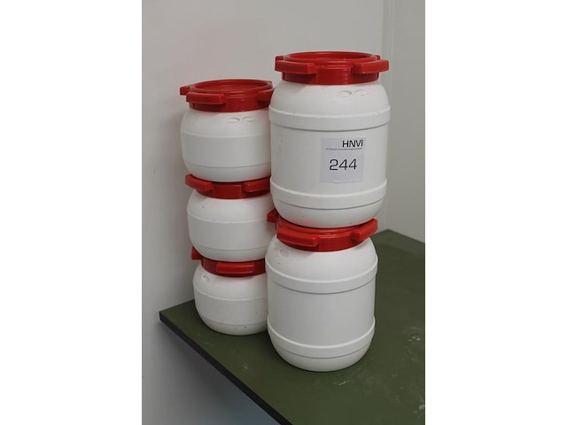 Vijf diverse voorraadboxen, deels gevuld. - afbeelding 2 van  2