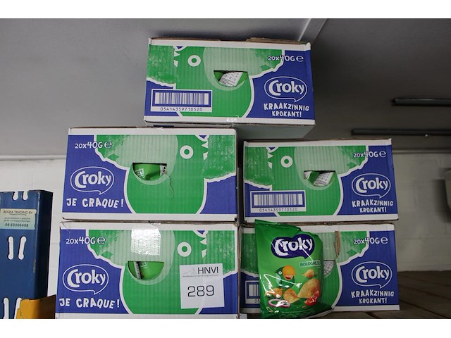 Vijf dozen croky bolognese chips. tht 5-26. - afbeelding 1 van  3