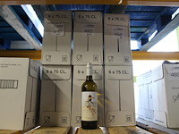 Vijf dozen droge witte wijn carabinera. 30 flessen.