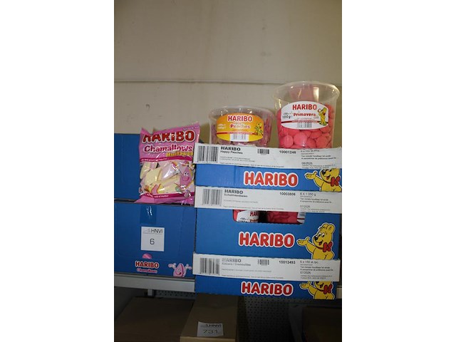 Vijf dozen haribo w.o. happy peaches, schuimaardbeien, kikkers en spekjes. tht o.a. 07-08-2026. - afbeelding 2 van  2