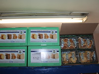 Vijf dozen koekjesmelange hoppe. ca. 178 stuks per doos. tht 28-10-2026. - afbeelding 1 van  3