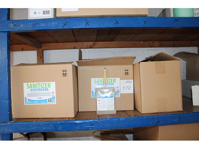Vijf dozen met navulverpakkingen sanitizer gel. 6 x 800 ml per doos. - afbeelding 1 van  2