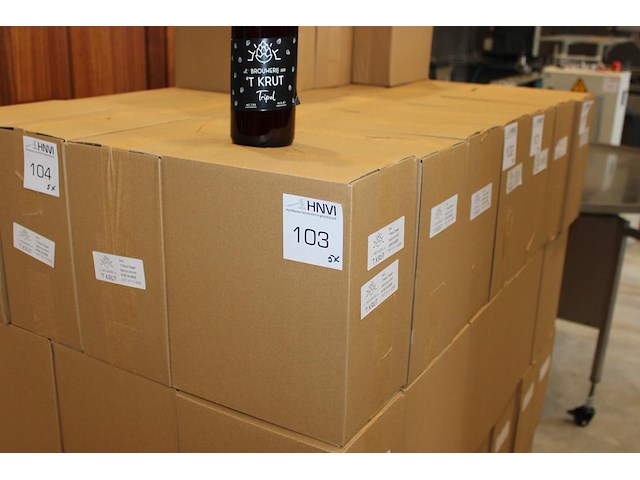 Vijf dozen tripel bier a 6 flessen van 75 cl. tht 1-11-26. - afbeelding 1 van  3