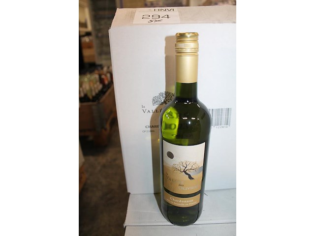 Vijf dozen witte wijn chardonnay vallee des oliviers. 30 flessen. - afbeelding 1 van  3