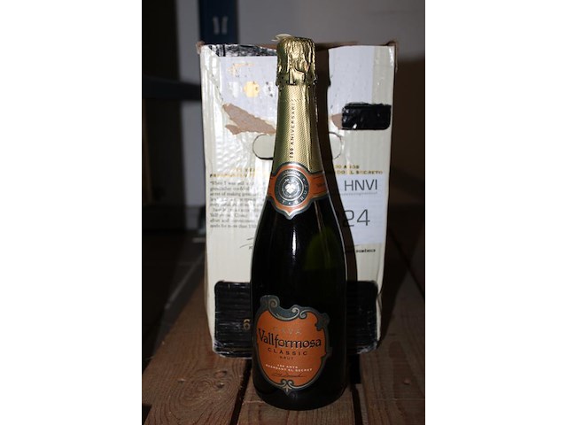 Vijf flessen cava vallformosa. - afbeelding 2 van  2