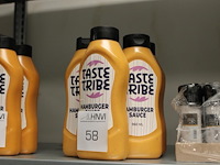 Vijf flessen hamburger sauce taste tribe. - afbeelding 1 van  2