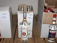 Vijf flessen rum bootz. - afbeelding 1 van  2
