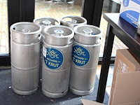 Vijf fusten t.b.v. emballage. - afbeelding 1 van  2