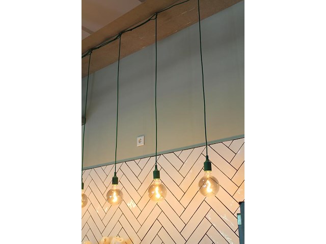 Vijf hanglampen muuto groen. - afbeelding 2 van  3