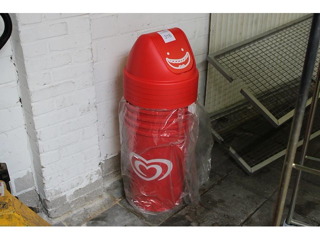 Vijf klep prullenbakken ola. - afbeelding 1 van  2