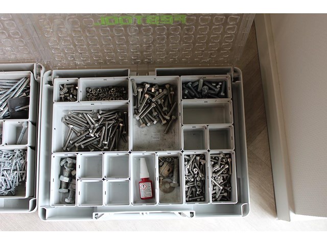 Vijf koppelbare organizers festool gevuld met diverse bevestigingsmaterialen. - afbeelding 3 van  7