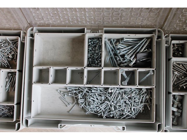 Vijf koppelbare organizers festool gevuld met diverse bevestigingsmaterialen. - afbeelding 4 van  7