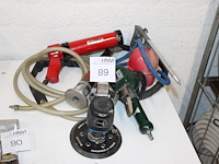 Vijf luchtgereedschappen w.o. polijst-, schuur- en boormachine. - afbeelding 1 van  2