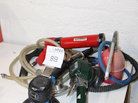 Vijf luchtgereedschappen w.o. polijst-, schuur- en boormachine. - afbeelding 2 van  2