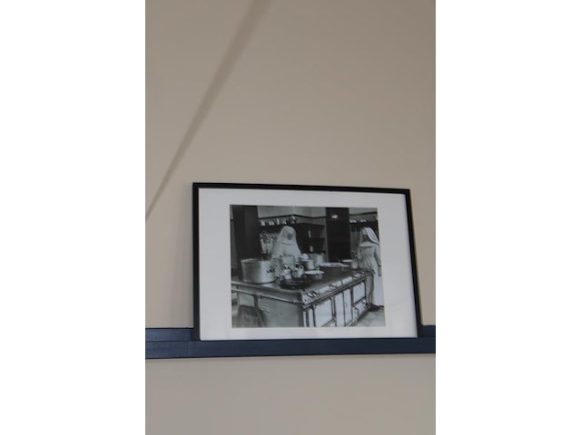 Vijf oude schoolfoto's. - afbeelding 2 van  4