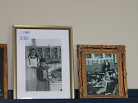 Vijf oude schoolfoto's. - afbeelding 4 van  4