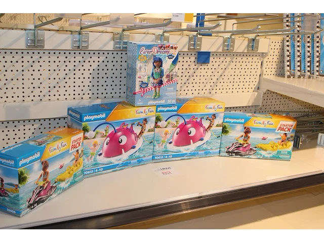 Vijf playmobil dozen w.o. family fun en everdreamerz - afbeelding 2 van  2