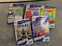 Vijf reisspellen w.o. monopoly, zeeslag en vier op een rij.