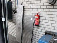 Vijf restant stukken traanplaat w.o. 43 x 180 cm en 50 x 137 cm. - afbeelding 1 van  2