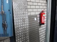 Vijf restant stukken traanplaat w.o. 43 x 180 cm en 50 x 137 cm. - afbeelding 2 van  2