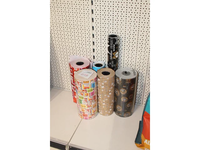 Vijf rollen inpakpapier sinterklaas - afbeelding 2 van  2