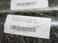 Vijf rubber matten met afmeting 100 x 100 cm. - afbeelding 3 van  3
