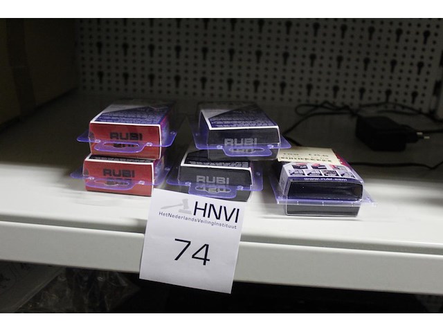 Vijf rubi diamant pollijstpads. 3 x korrel 120 en 2 x korrel 200 - afbeelding 1 van  2