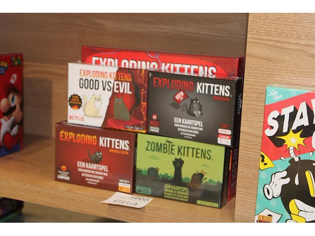 Vijf spellen exploding kittens. - afbeelding 2 van  2
