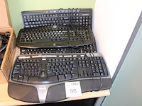 Vijf toetsenborden w.o. 1 ergonomische. - afbeelding 1 van  2