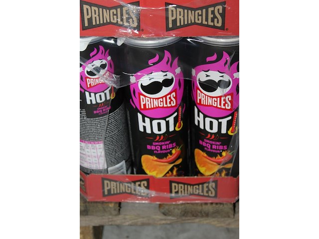 Vijftien dozen pringles hot bbq. 135 bussen. - afbeelding 2 van  2
