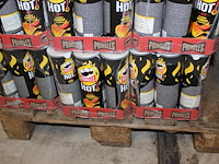 Vijftien dozen pringles hot cheese. 135 bussen. tht 1-26 - afbeelding 1 van  2