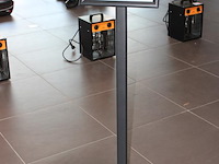 Vijftien informatiezuilen met a4 kliklijst. hoogte 120 cm. totaal 15 stuks. - afbeelding 3 van  3