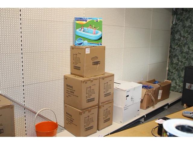 Vijftien opblaaszwembaden bestway 262 x 175 cm x 51 cm - afbeelding 1 van  2