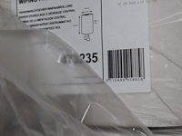 Vijftien rollen tissuepapier. - afbeelding 2 van  2