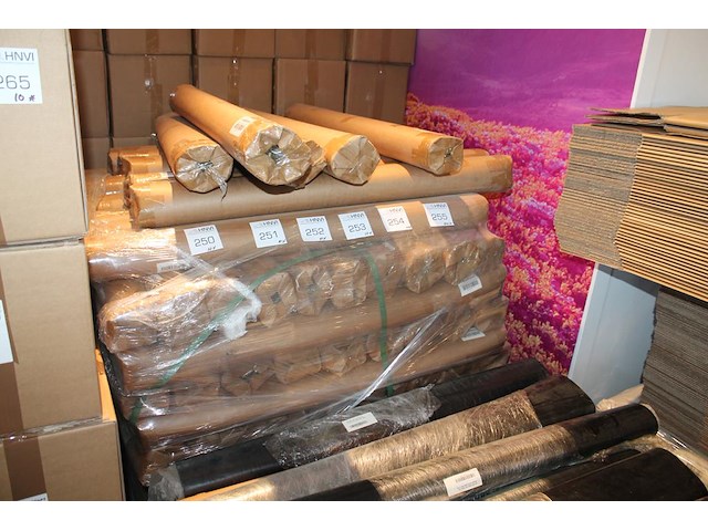 Vijftig rubber beschermingsmatten t.b.v. laadkabel. afmeting 1 x 2 m. worden voor de hand uitgegeven vanaf ... - afbeelding 1 van  3