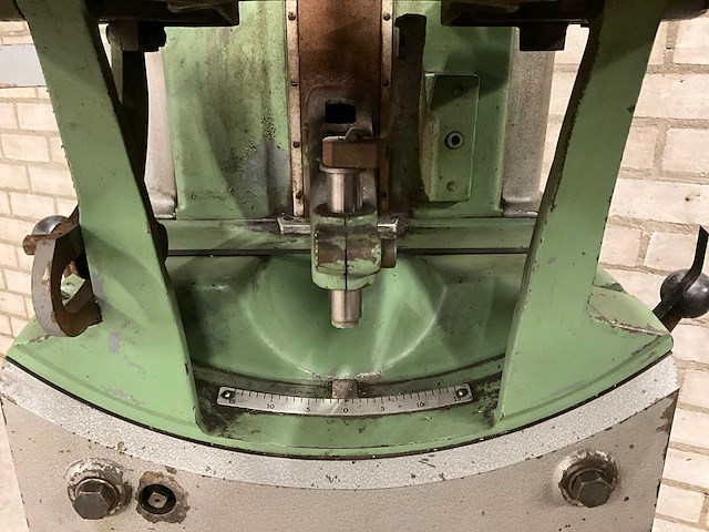 Vijlmachine metaalbewerkingmachine - afbeelding 14 van  15