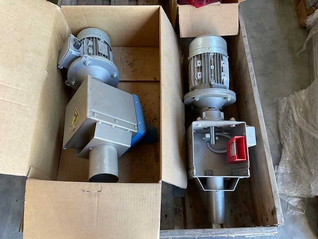 Vijzelmotor (2x) - afbeelding 1 van  3