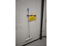 Vikan hygiene wandhouder inclusief vikan schoonmaak producten - afbeelding 2 van  3