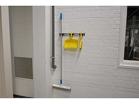 Vikan hygiene wandhouder inclusief vikan schoonmaak producten - afbeelding 1 van  3