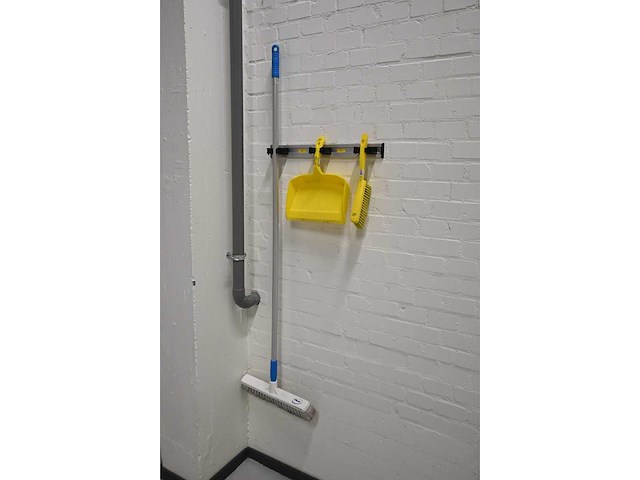 Vikan hygiene wandhouder inclusief vikan schoonmaak producten - afbeelding 2 van  3