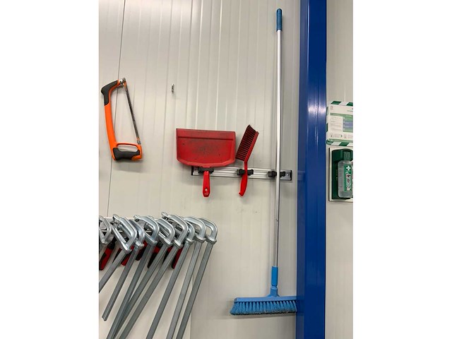 Vikan hygiene wandhouder inclusief vikan schoonmaak producten - afbeelding 5 van  5