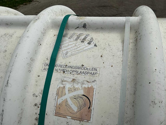 Viking capsule reddingsvlot - afbeelding 9 van  9