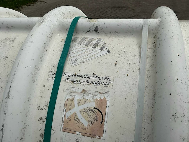 Viking capsule reddingsvlot - afbeelding 6 van  6