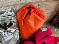 Viking solas reddingsvesten (6x) incl. spasciani ademluchtset en immersion suit (2x) - afbeelding 5 van  15