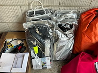 Viking solas reddingsvesten (6x) incl. spasciani ademluchtset en immersion suit (2x) - afbeelding 10 van  15