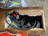 Viking solas reddingsvesten (6x) incl. spasciani ademluchtset en immersion suit (2x) - afbeelding 13 van  15