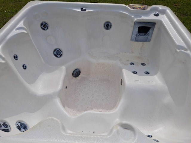 Viking spa 6 persoons jacuzzi en buitenspa - afbeelding 4 van  30