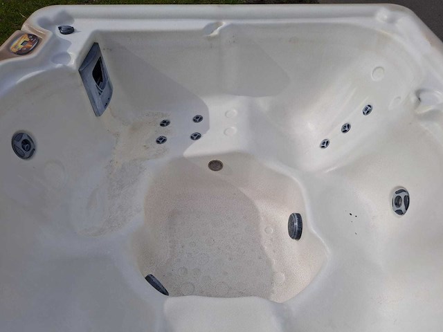 Viking spa 6 persoons jacuzzi en buitenspa - afbeelding 8 van  30